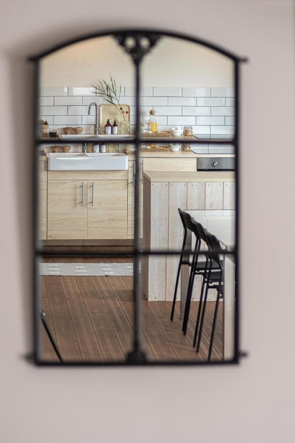 Red Bird Farm Bed & Breakfast อึสตัด ภายนอก รูปภาพ