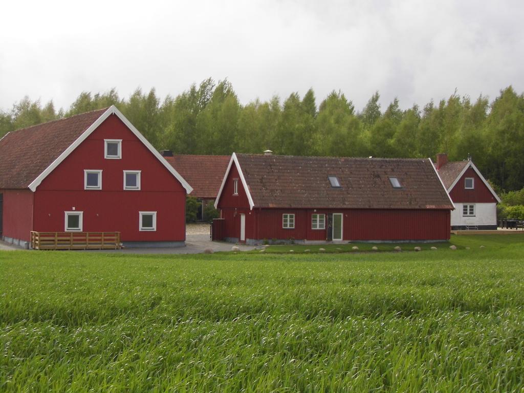 Red Bird Farm Bed & Breakfast อึสตัด ภายนอก รูปภาพ