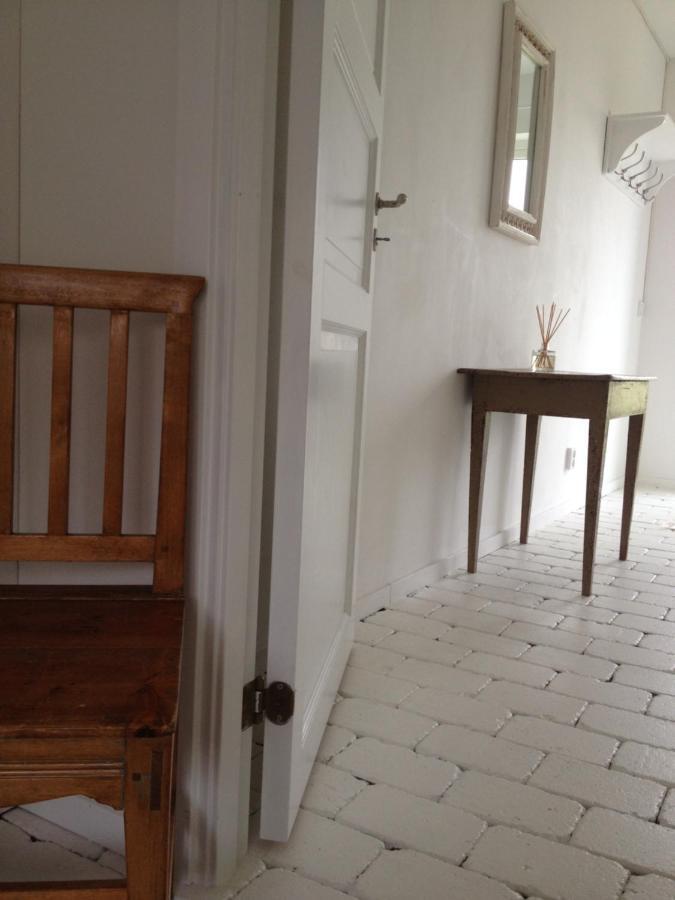 Red Bird Farm Bed & Breakfast อึสตัด ภายนอก รูปภาพ