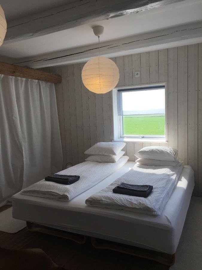 Red Bird Farm Bed & Breakfast อึสตัด ภายนอก รูปภาพ