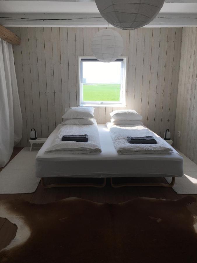 Red Bird Farm Bed & Breakfast อึสตัด ภายนอก รูปภาพ