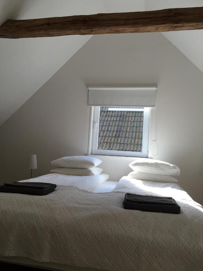 Red Bird Farm Bed & Breakfast อึสตัด ภายนอก รูปภาพ